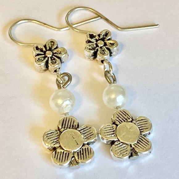 Daisy Flower Earrings Silver Plated Enamel White Glass Pearl Dangle Dainty - Picture 6 of 11